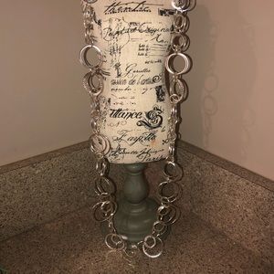 Silver Hooped Necklace.